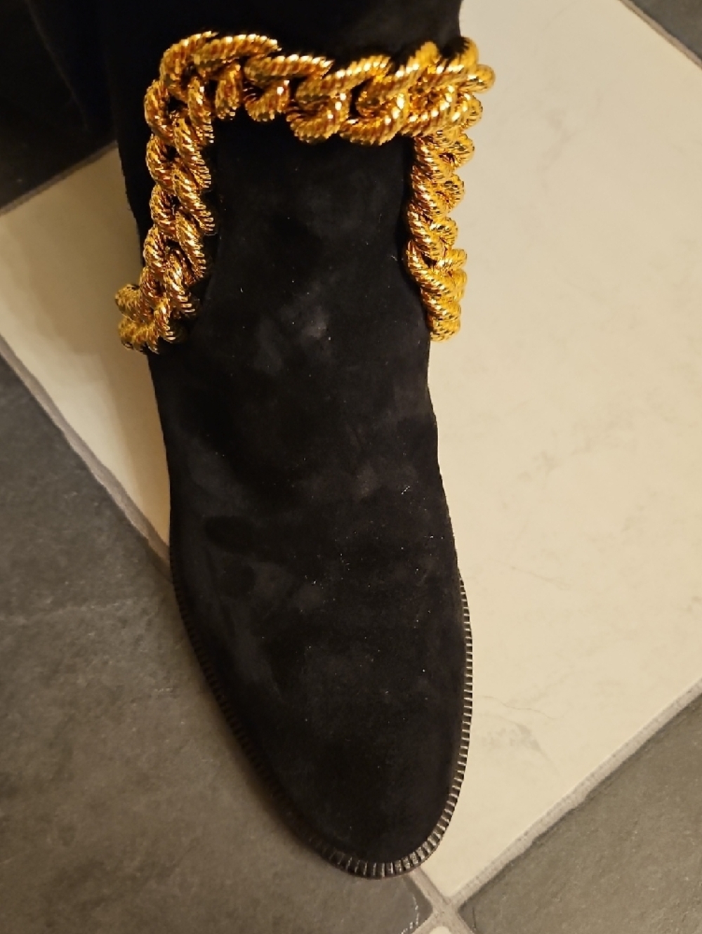 Giuseppe Zanotti Black Over-the-Knee Boots with Gold Chain Detail - Picture 3 of 7